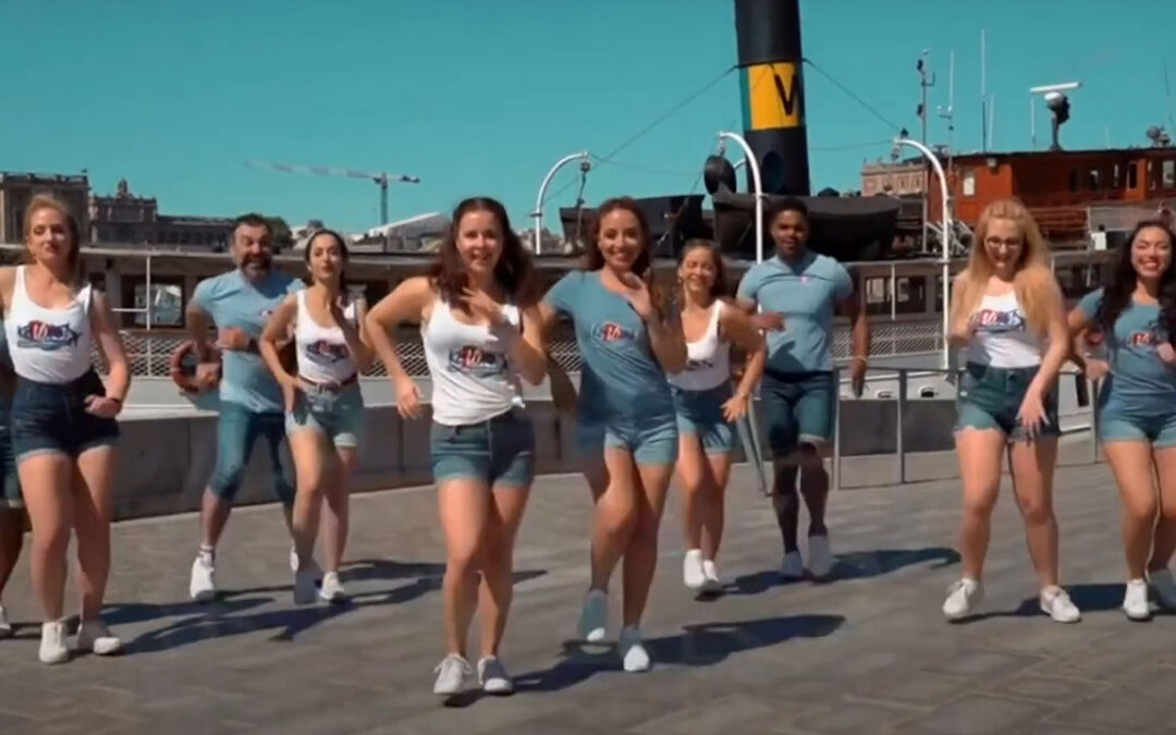 Suecos bailan bachata y merengue al estilo de «Keloke Dance Studio»