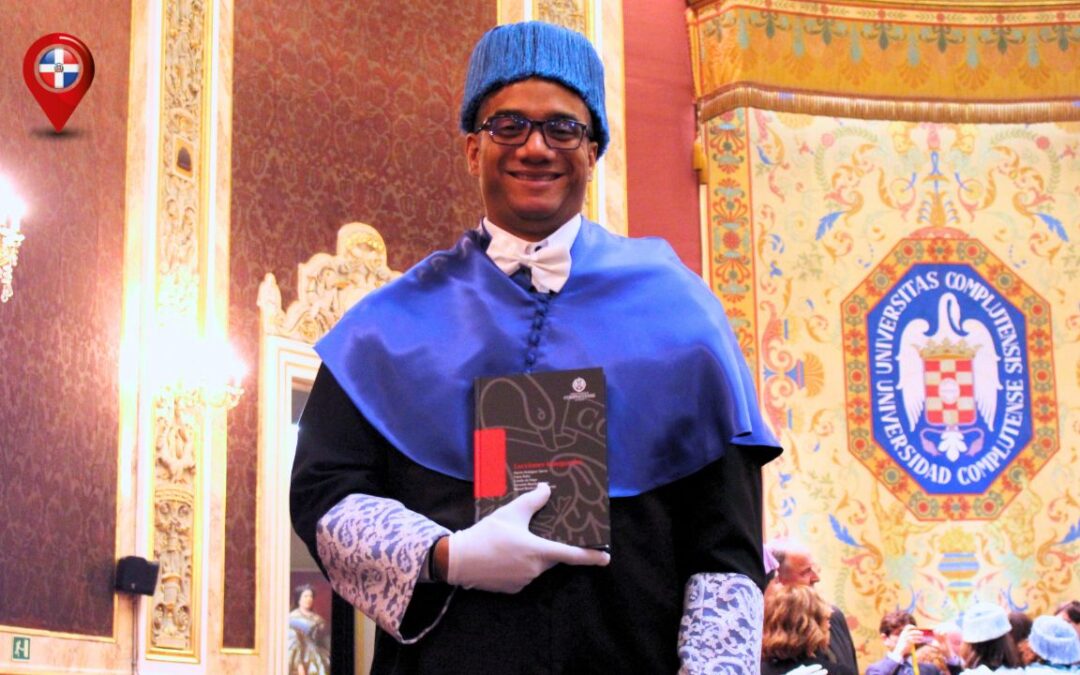 El doctor Miguel Santiago Núñez en su graduación en la Complutense de Madrid.