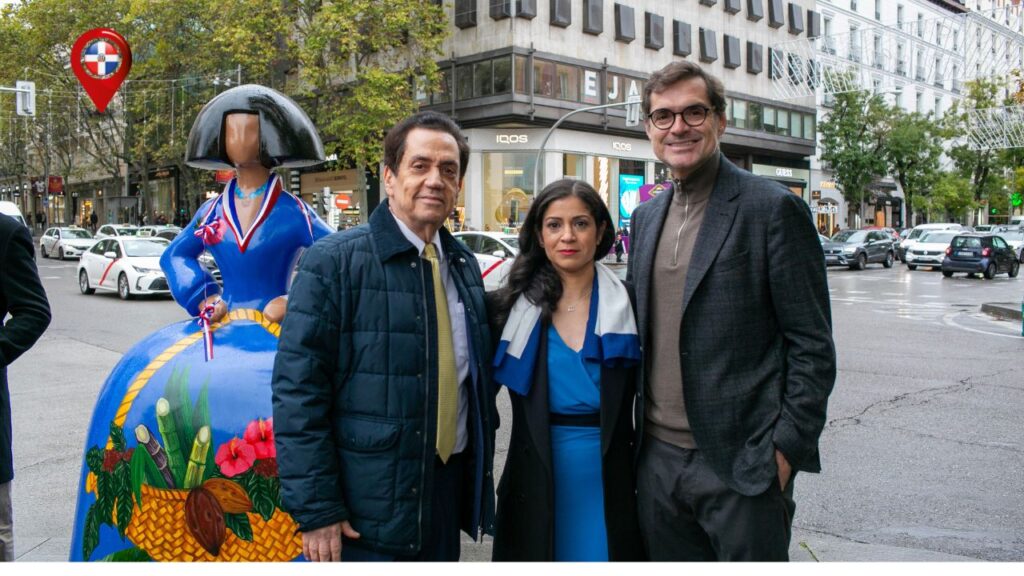 Embajador Tony Raful, Madeline Díaz y Antonio Azato. Fotos: Ana Valiño.