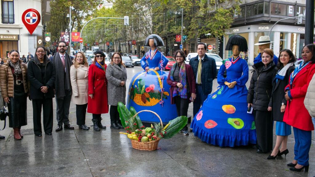 Personalidades en la presentación de "Frutas de Dominicana". Fotos: Ana Valiño.